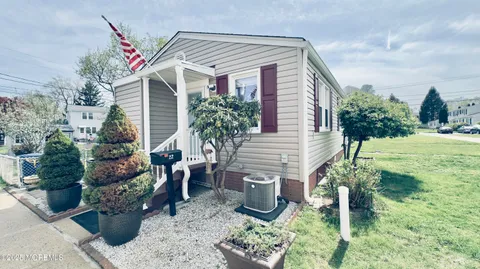 22 Belshaw Avenue, Eatontown, NJ 07724 - MLS#: 22514388