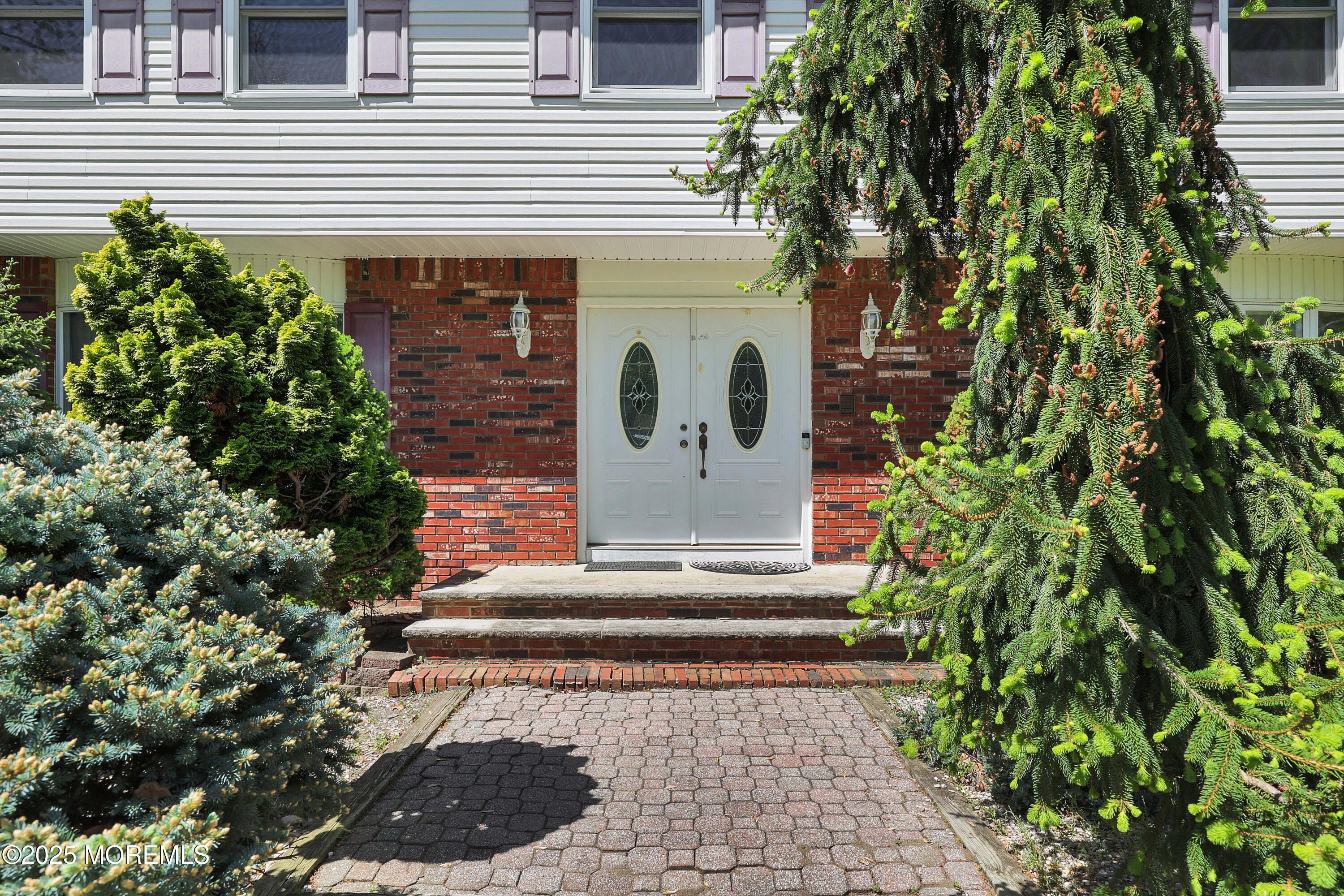 25 Briarwood Drive