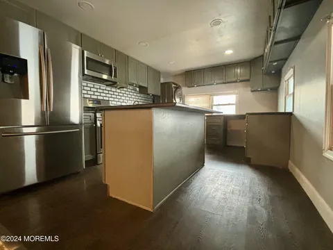 MLS: 22506999