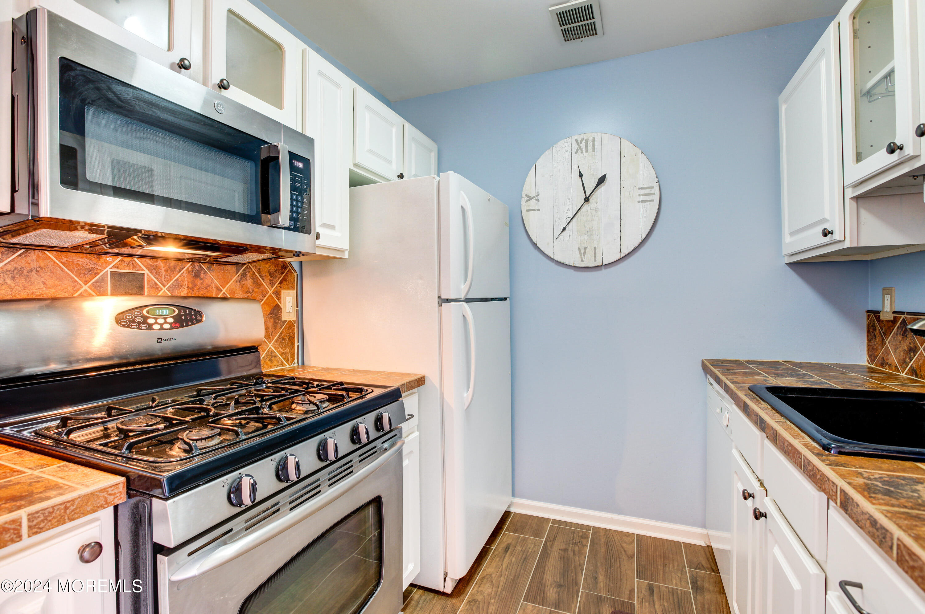 205 Sixth Avenue #3, Long Branch, New Jersey image 3