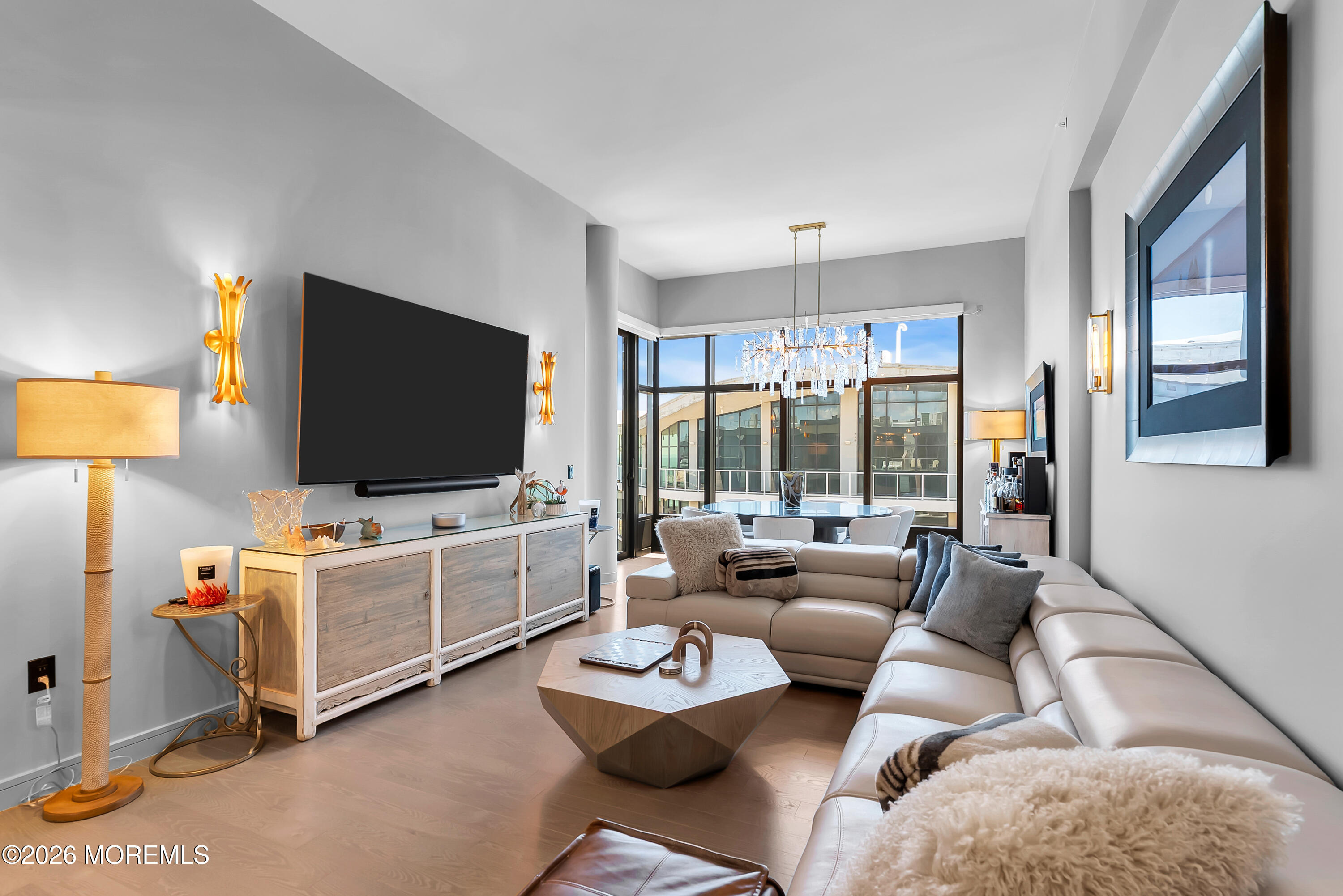 15 Morris Avenue 611