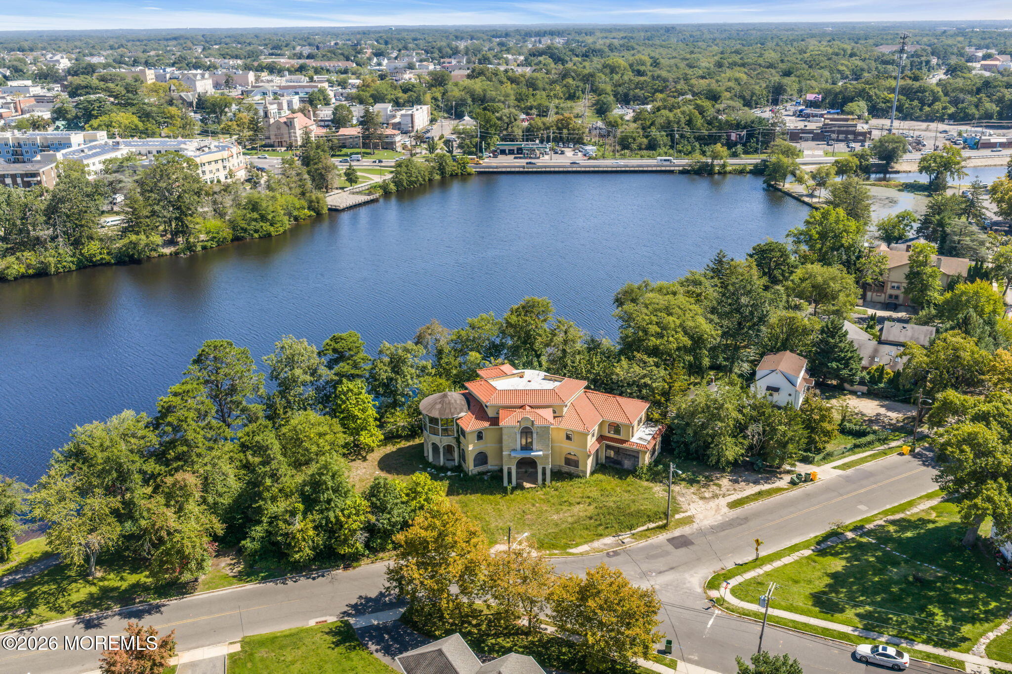 123 S Lake Drive