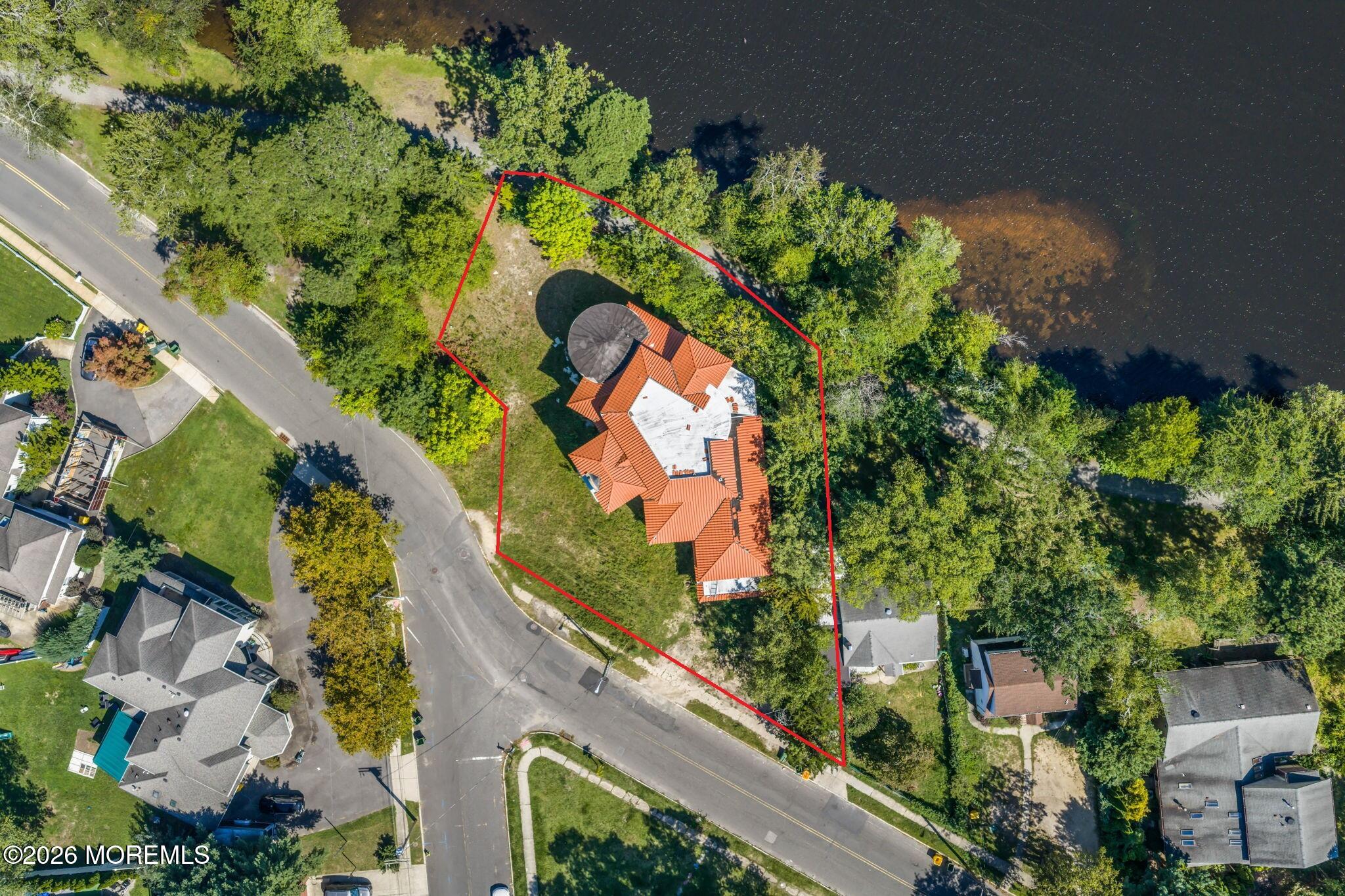 123 S Lake Drive