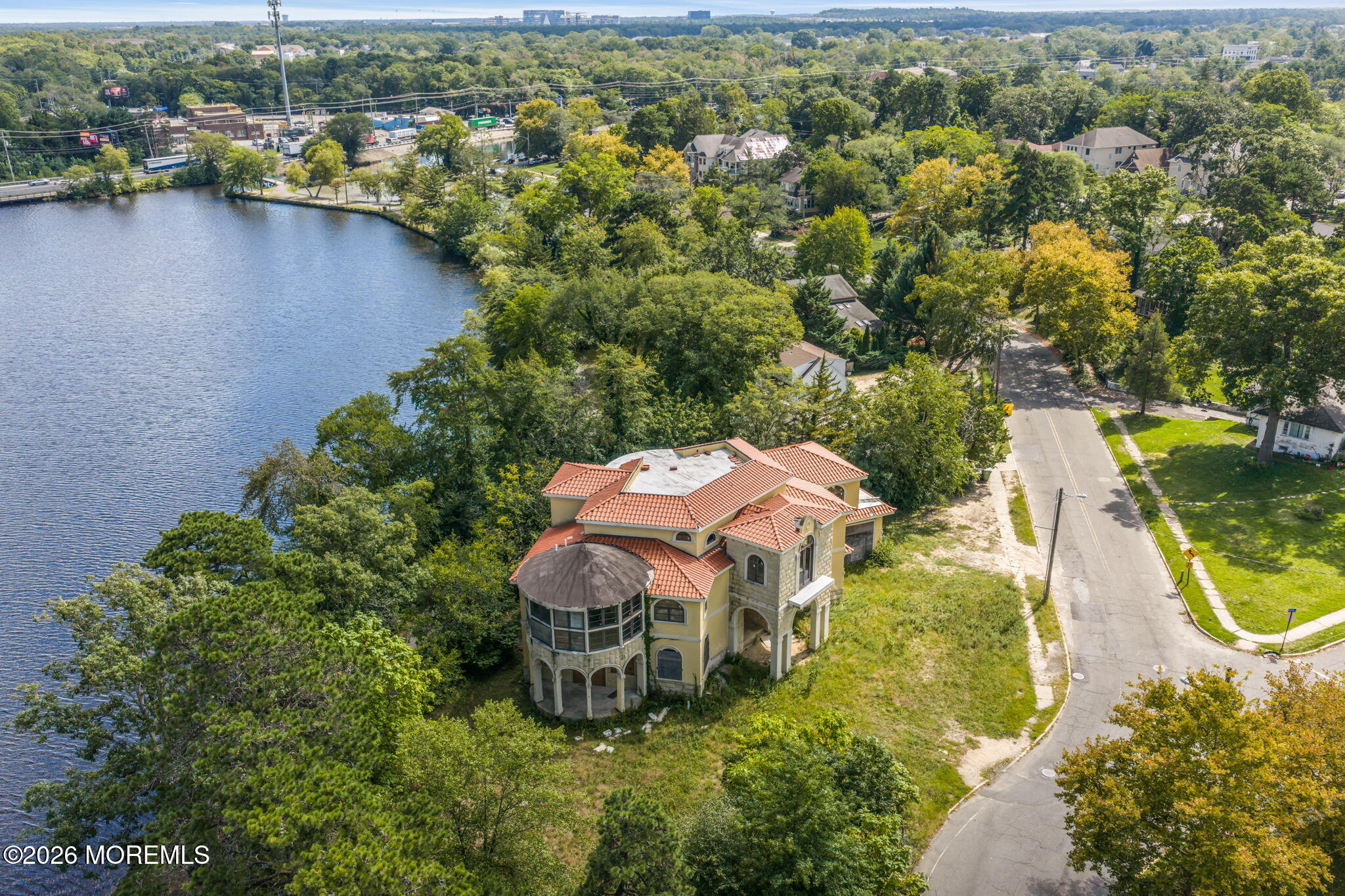 123 S Lake Drive