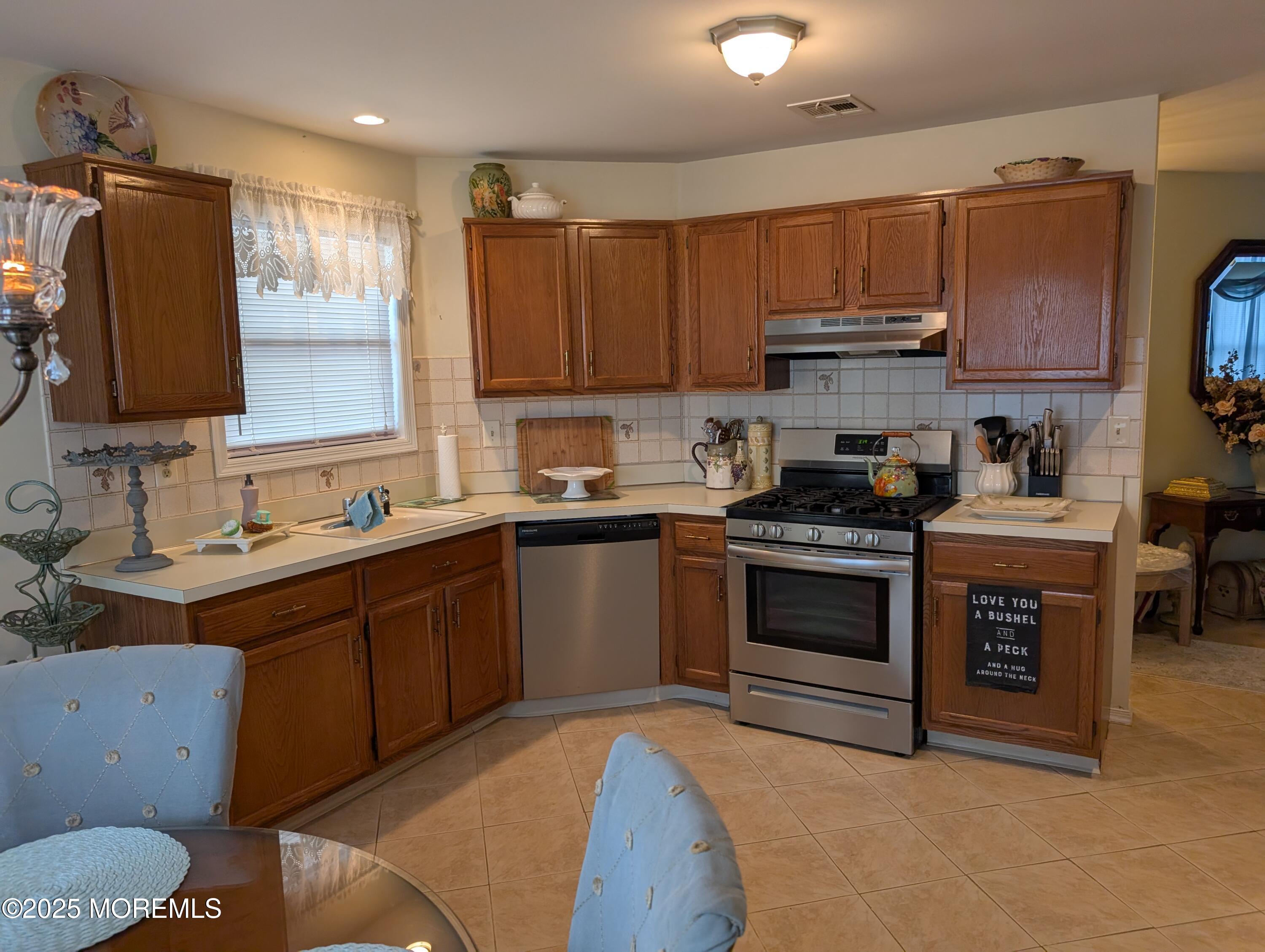 199 Canterbury Lane, Toms River, New Jersey image 7