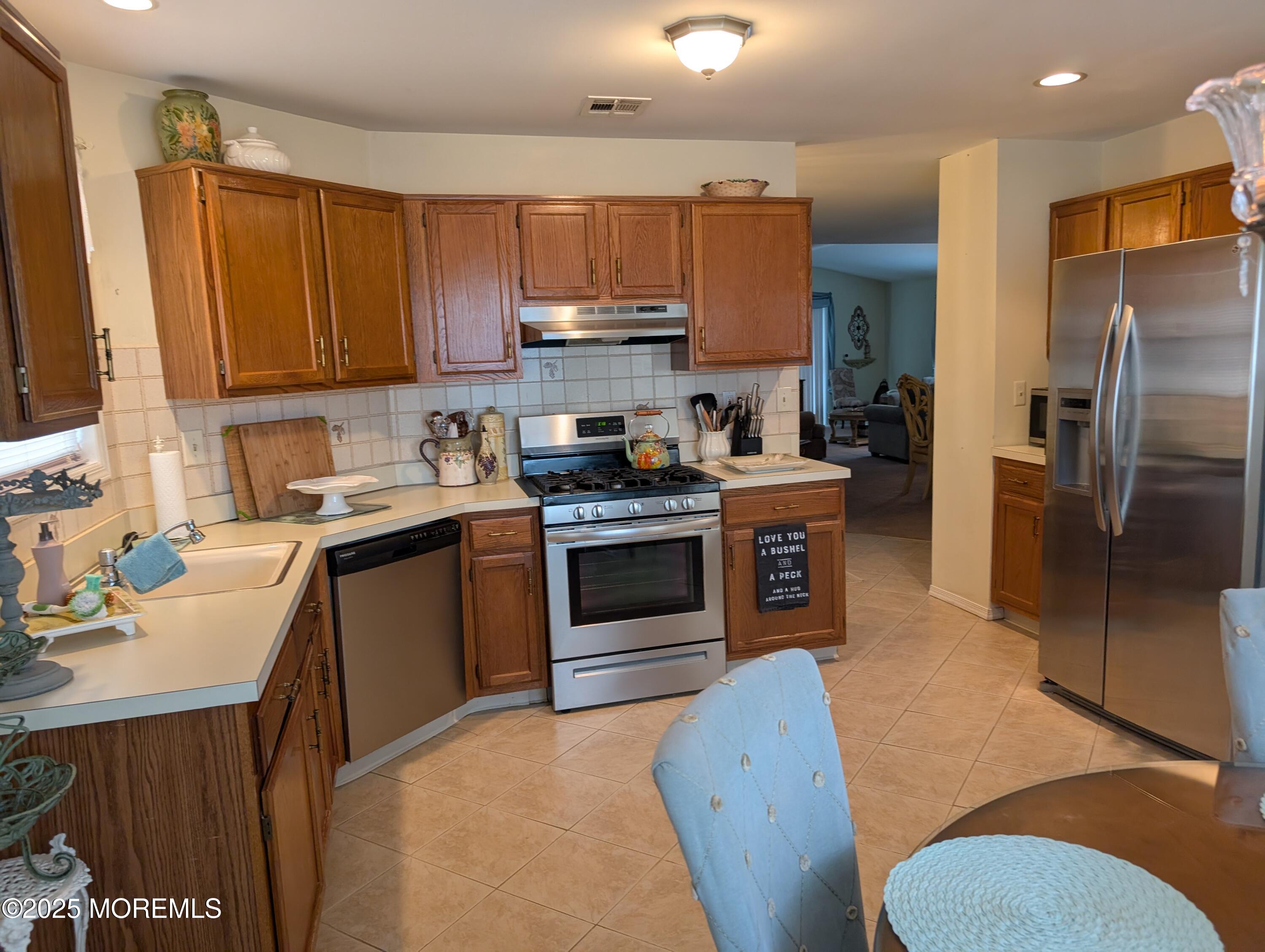 199 Canterbury Lane, Toms River, New Jersey image 6