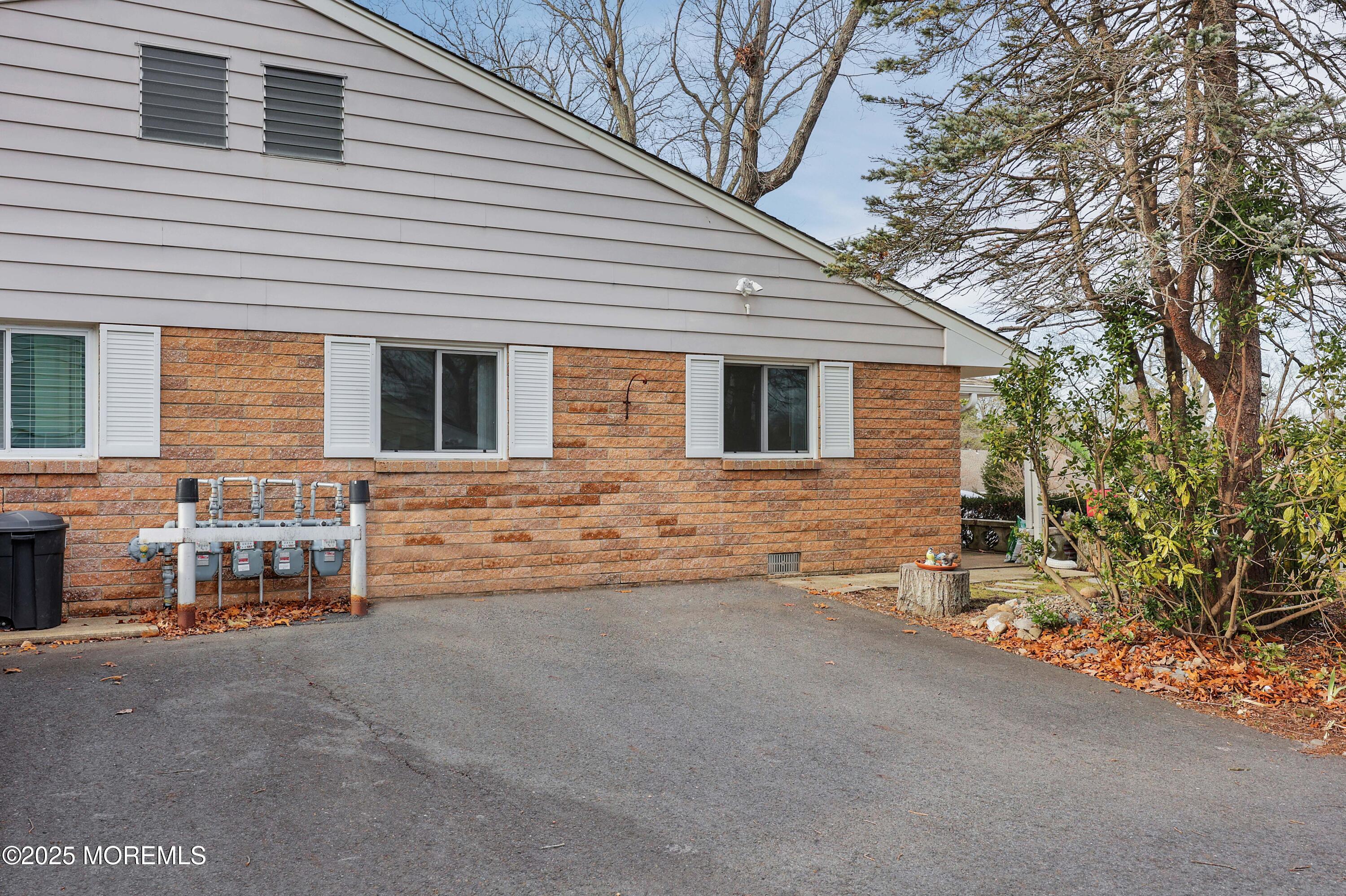 12 Blue Jay Street B