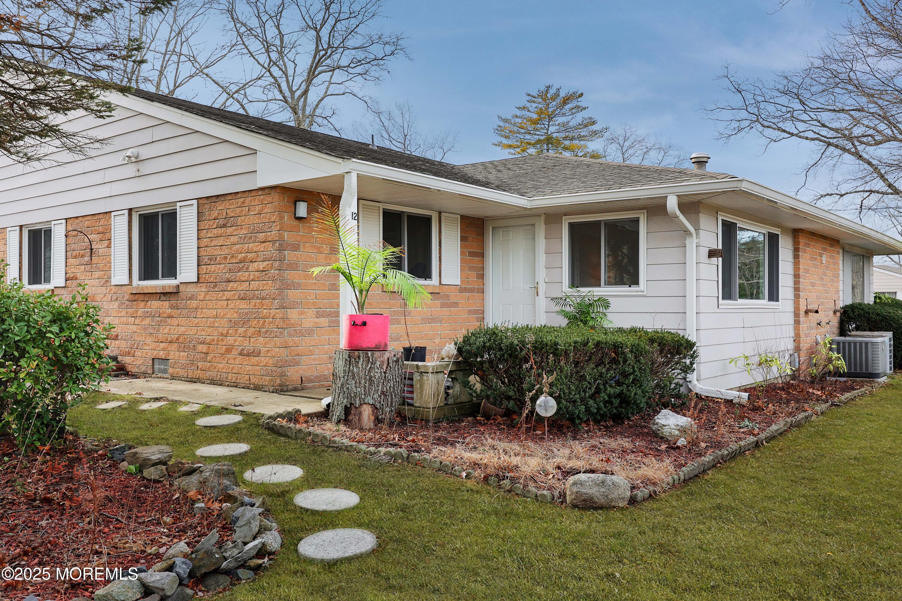 12 Blue Jay Street B