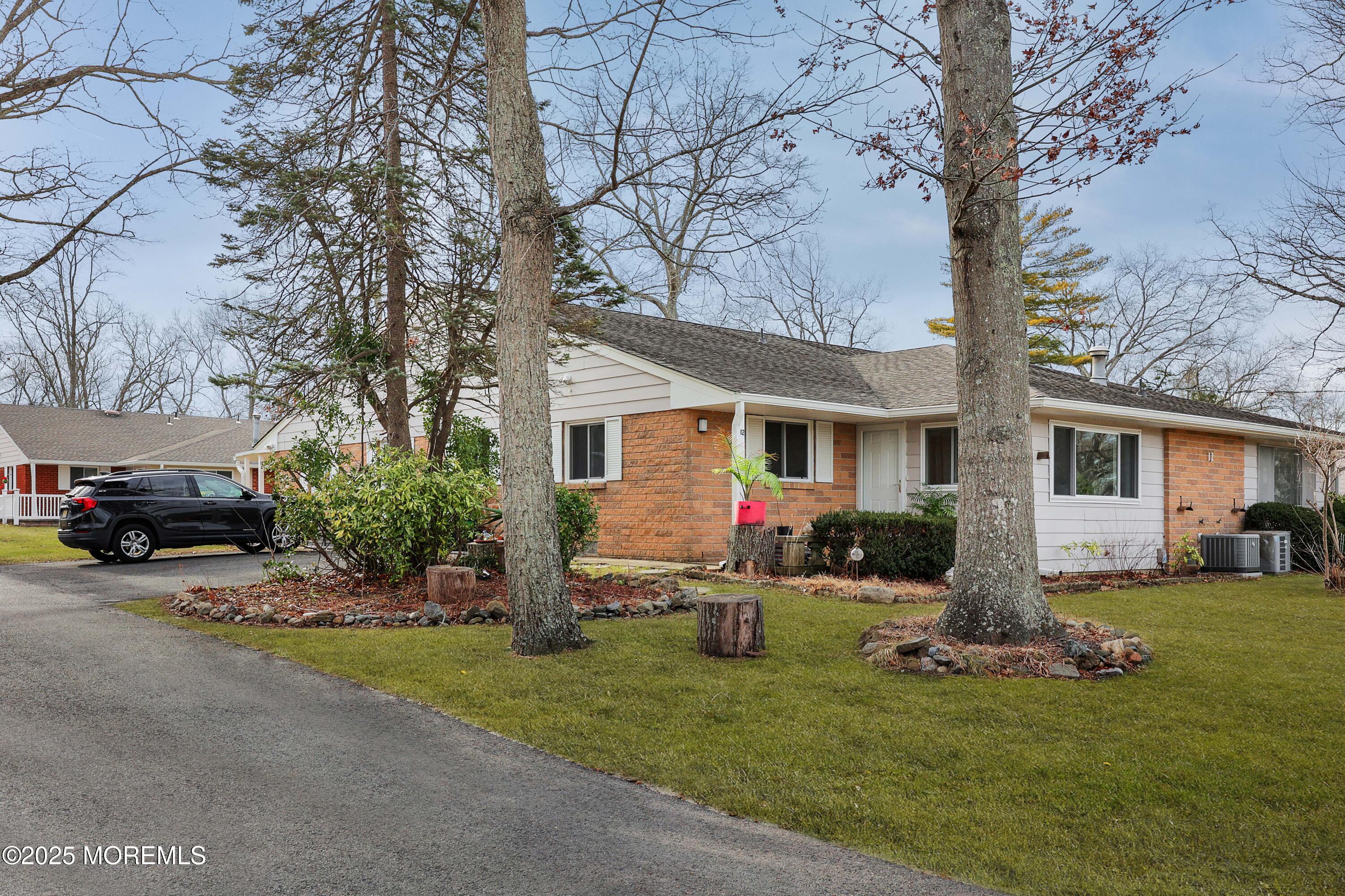 12 Blue Jay Street B