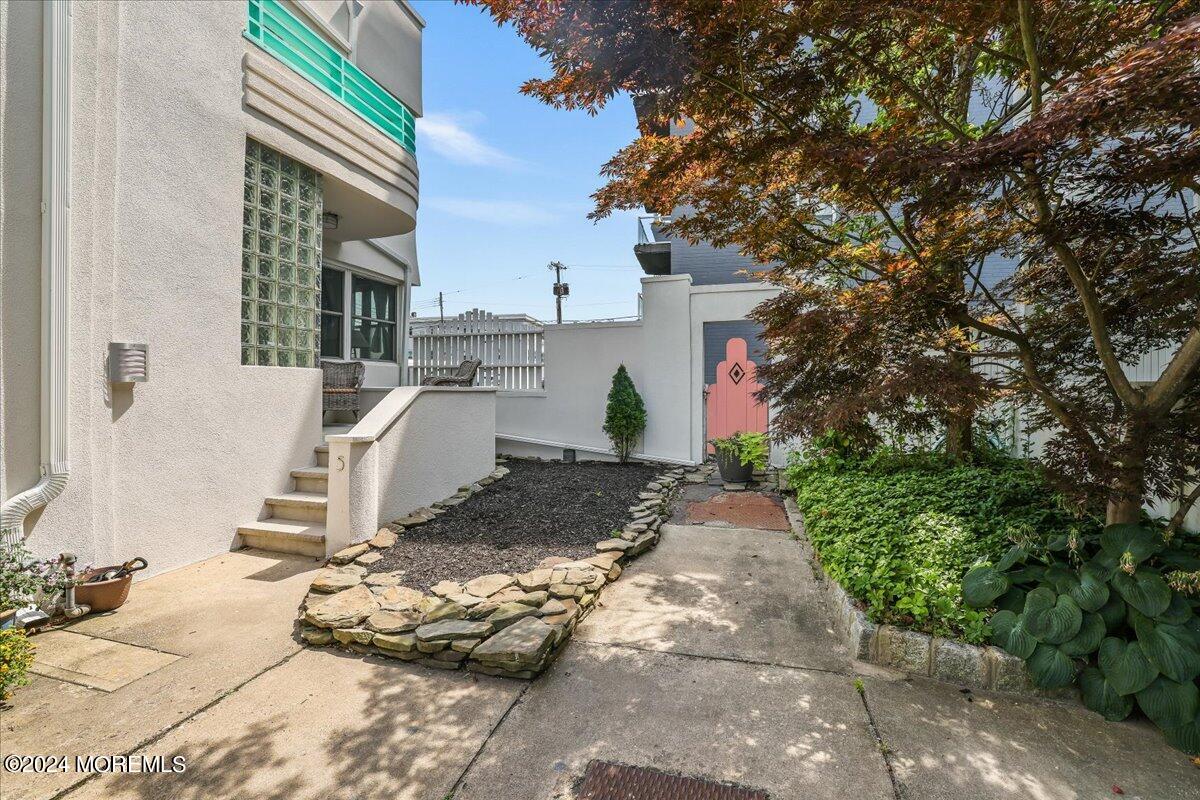 5 Deal Lake Court, Asbury Park, New Jersey image 2