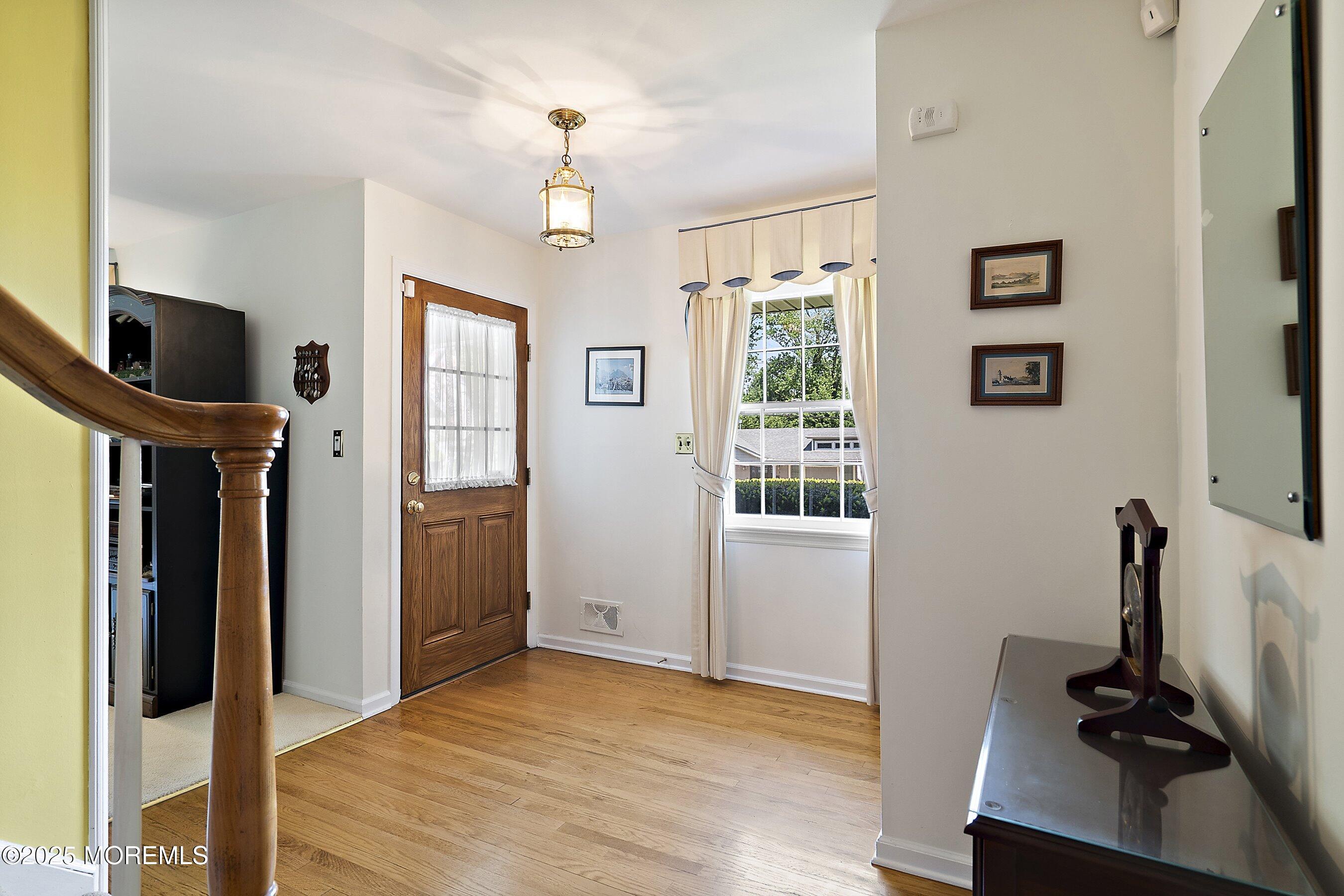 2 The Vista Ter, Middletown, New Jersey image 8