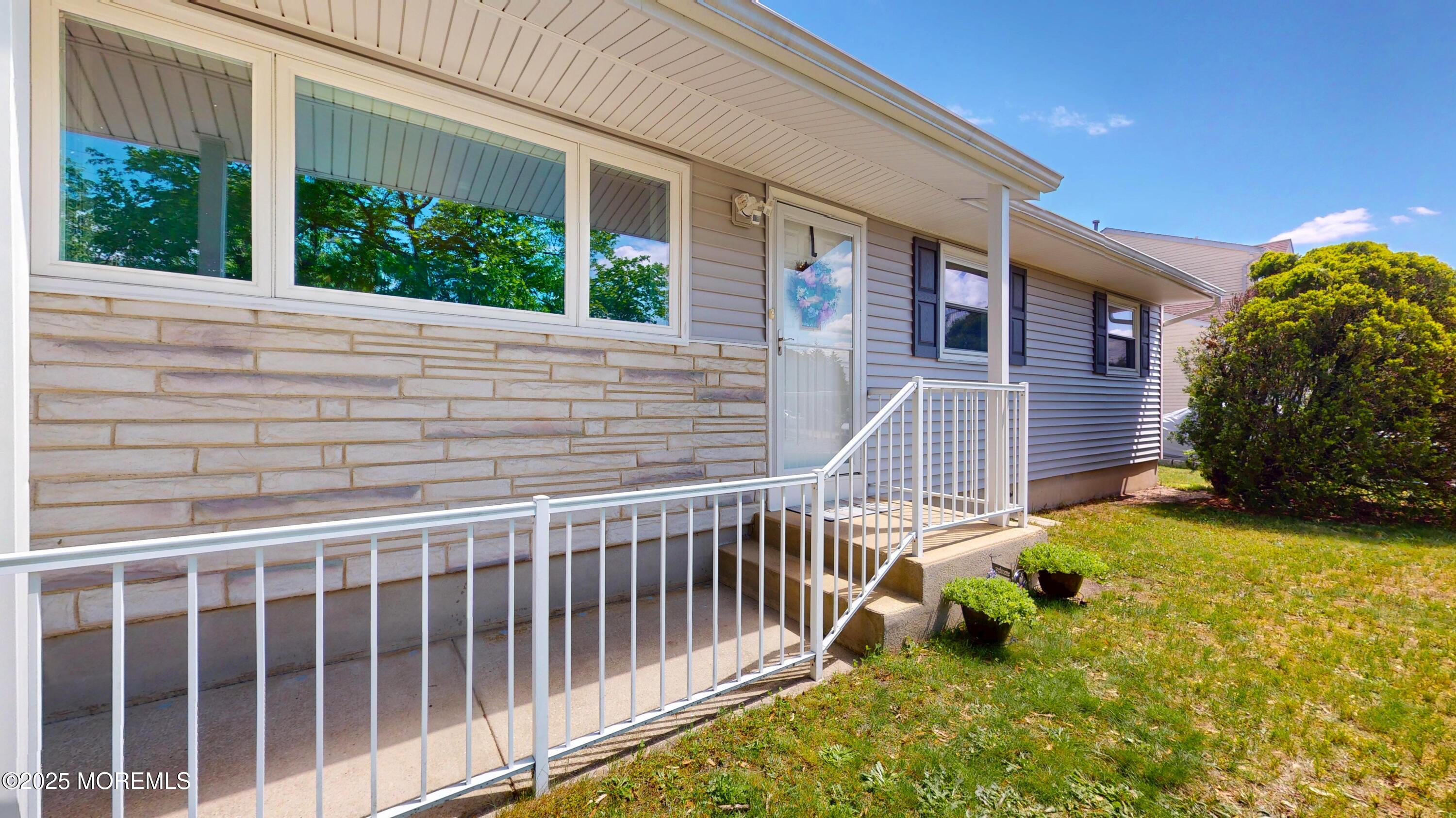 18 Forest Valley Drive, Toms River, New Jersey image 3