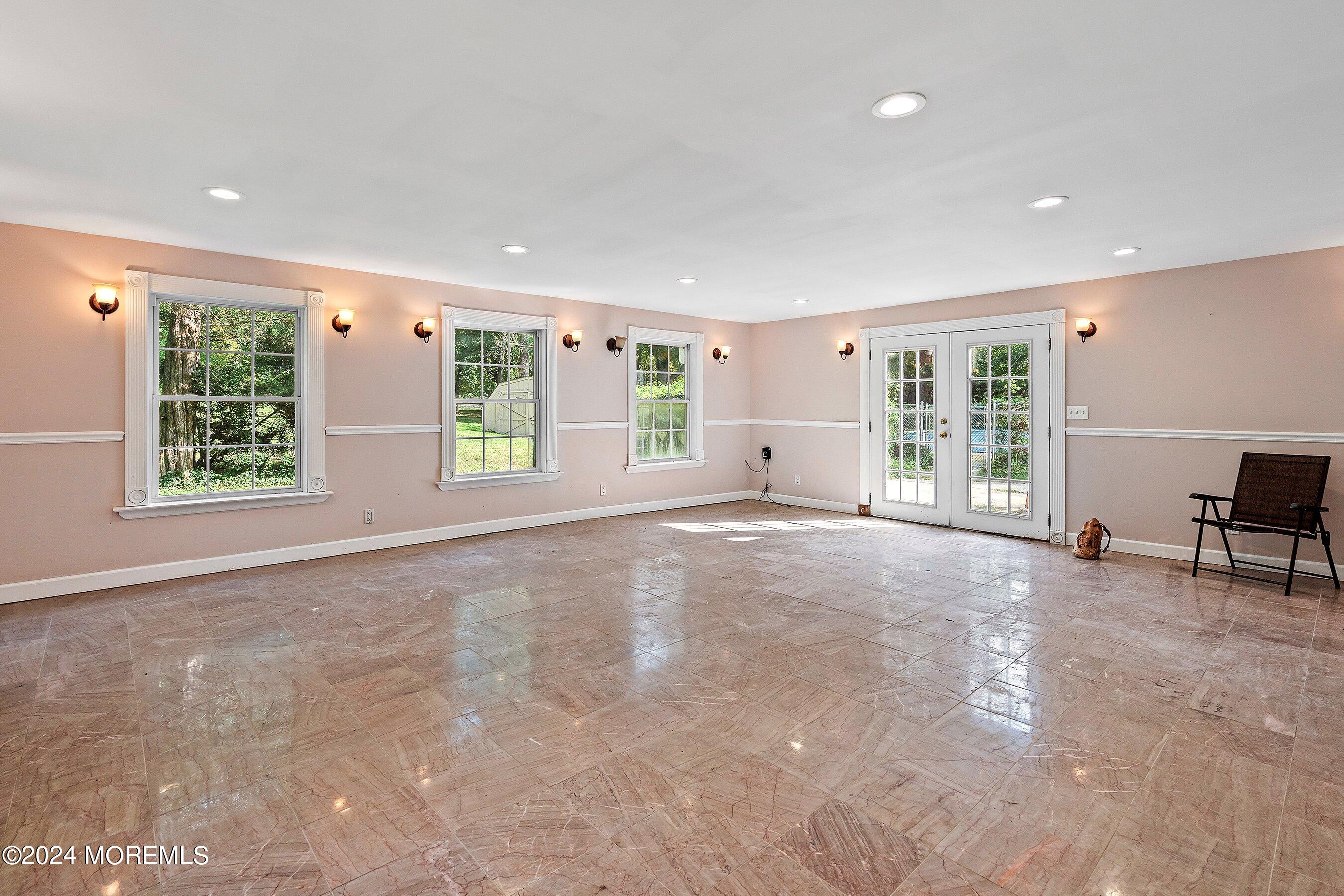 2 Sweet Briar Lane, Holmdel, New Jersey image 25