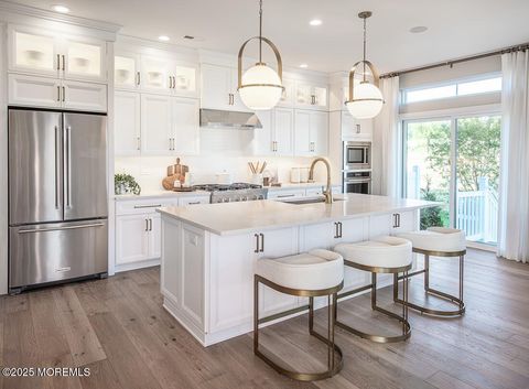 Homes For Sale - 94 Mustang Drive<br/> Manalapan, NJ 07726