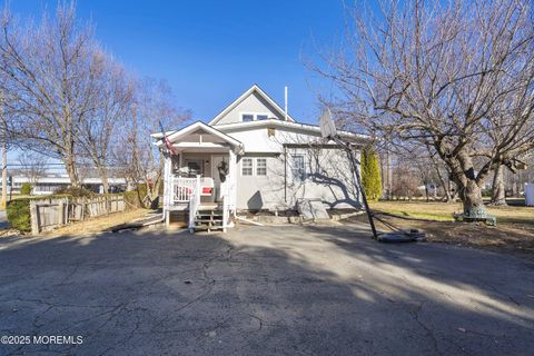 396 Monmouth Street East Windsor NJ 08520