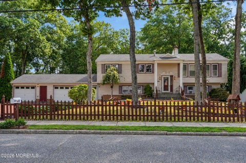 Homes For Sale - 43 Cranmer Road<br/> Bayville, NJ 08721