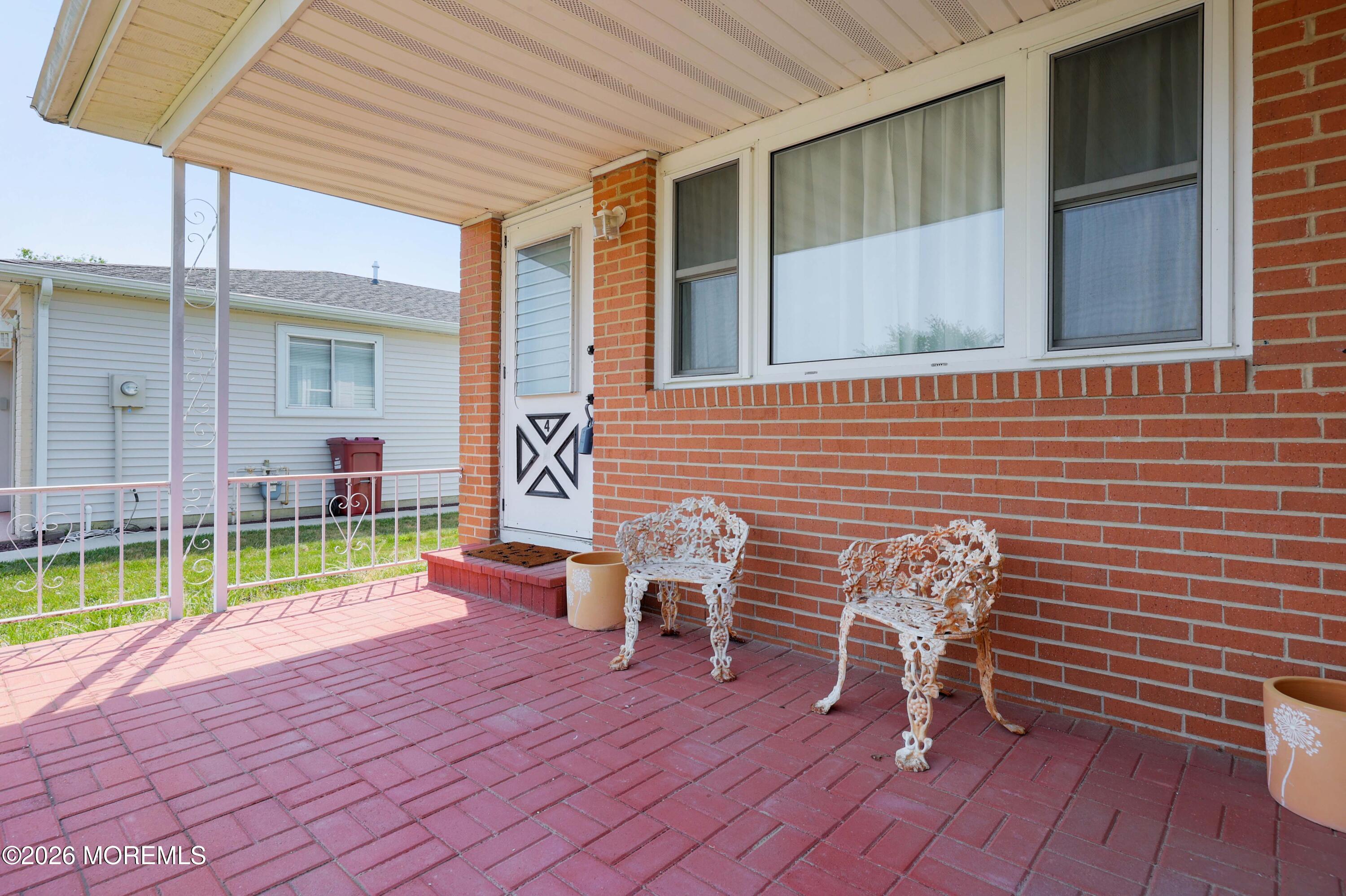 4 Corinth Place