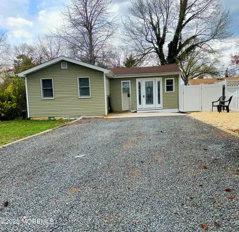 MLS: 22510846