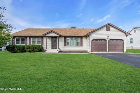 Photo of 928 Goose Creek Road, Toms River, NJ 08753 (MLS # 22531334)