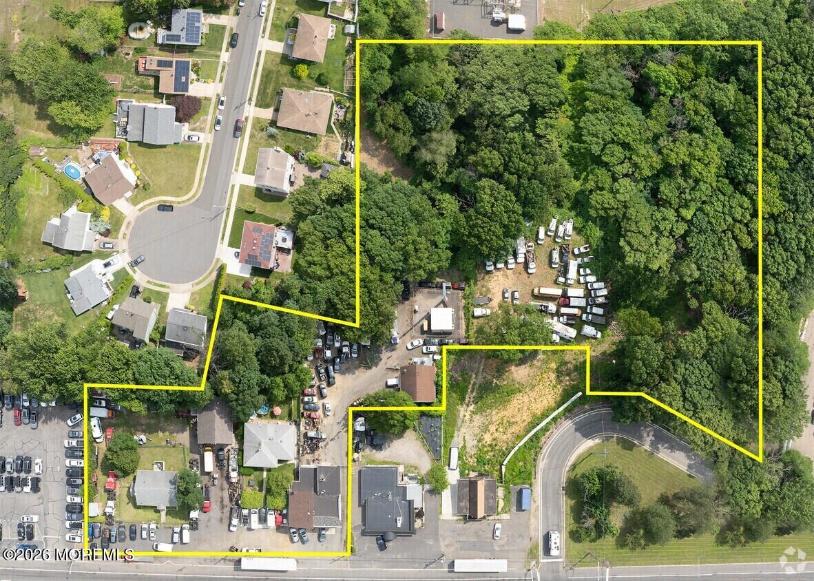 2070-72 S Highway 35