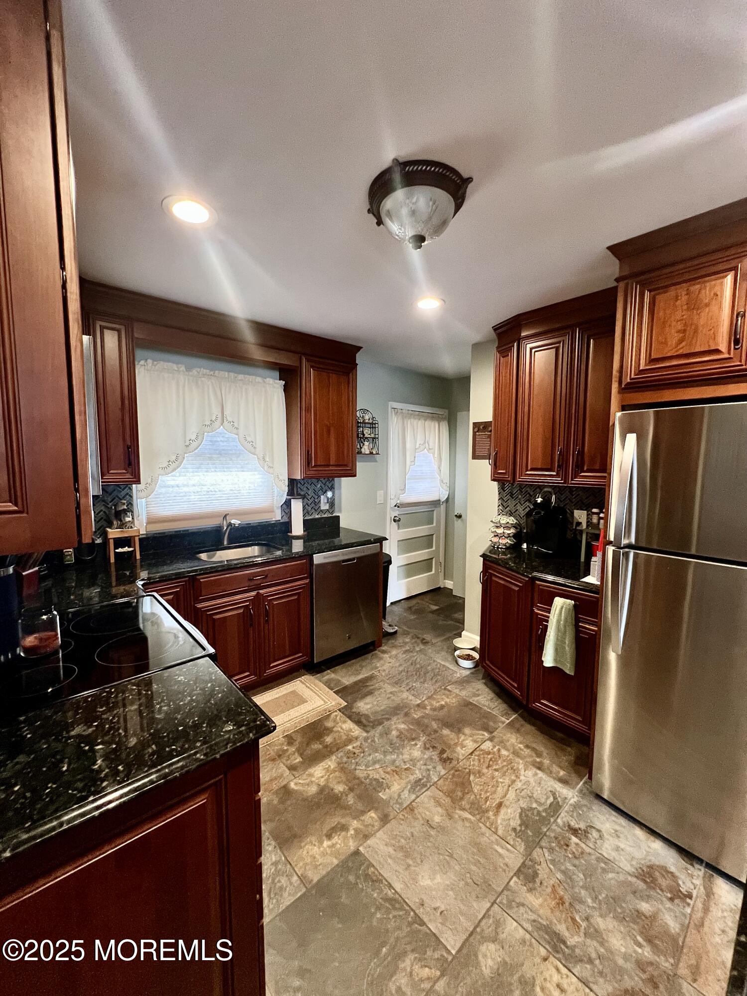 8 Parkway Drive, Toms River, New Jersey image 13