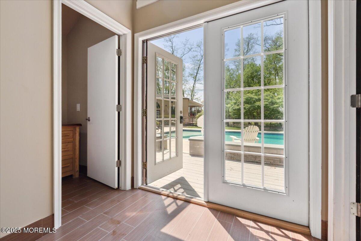 166 Oakland Mills Road, Manalapan, New Jersey image 41