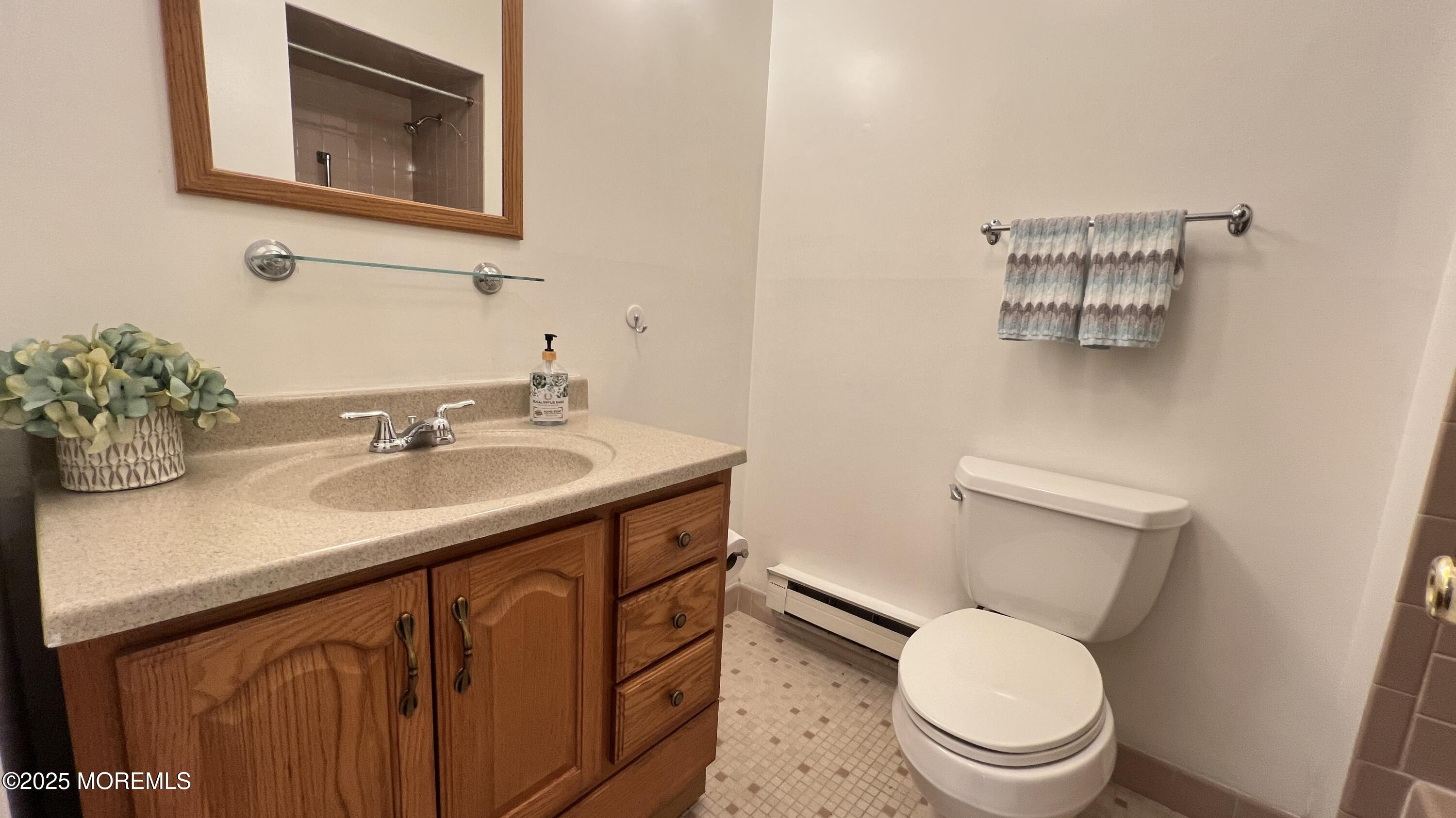 233 Medford Court #B, Manalapan, New Jersey image 13