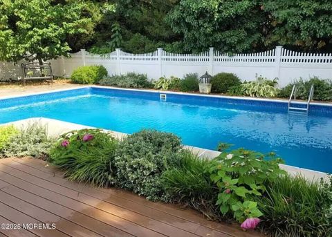 Photo of 100 Wicklow Court, Toms River, NJ 08755 (MLS # 22530195)