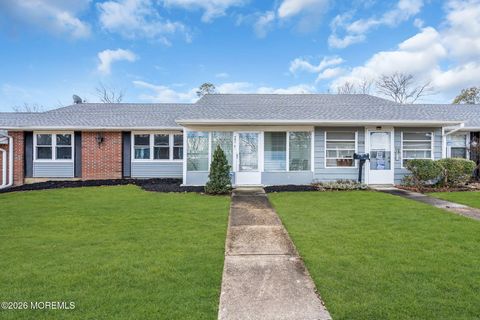 Photo of 482C Thornbury Court, Lakewood, NJ 08701 (MLS # 22601166)