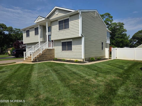 Homes For Sale - 558 Mark Drive<br/> Brick, NJ 08724