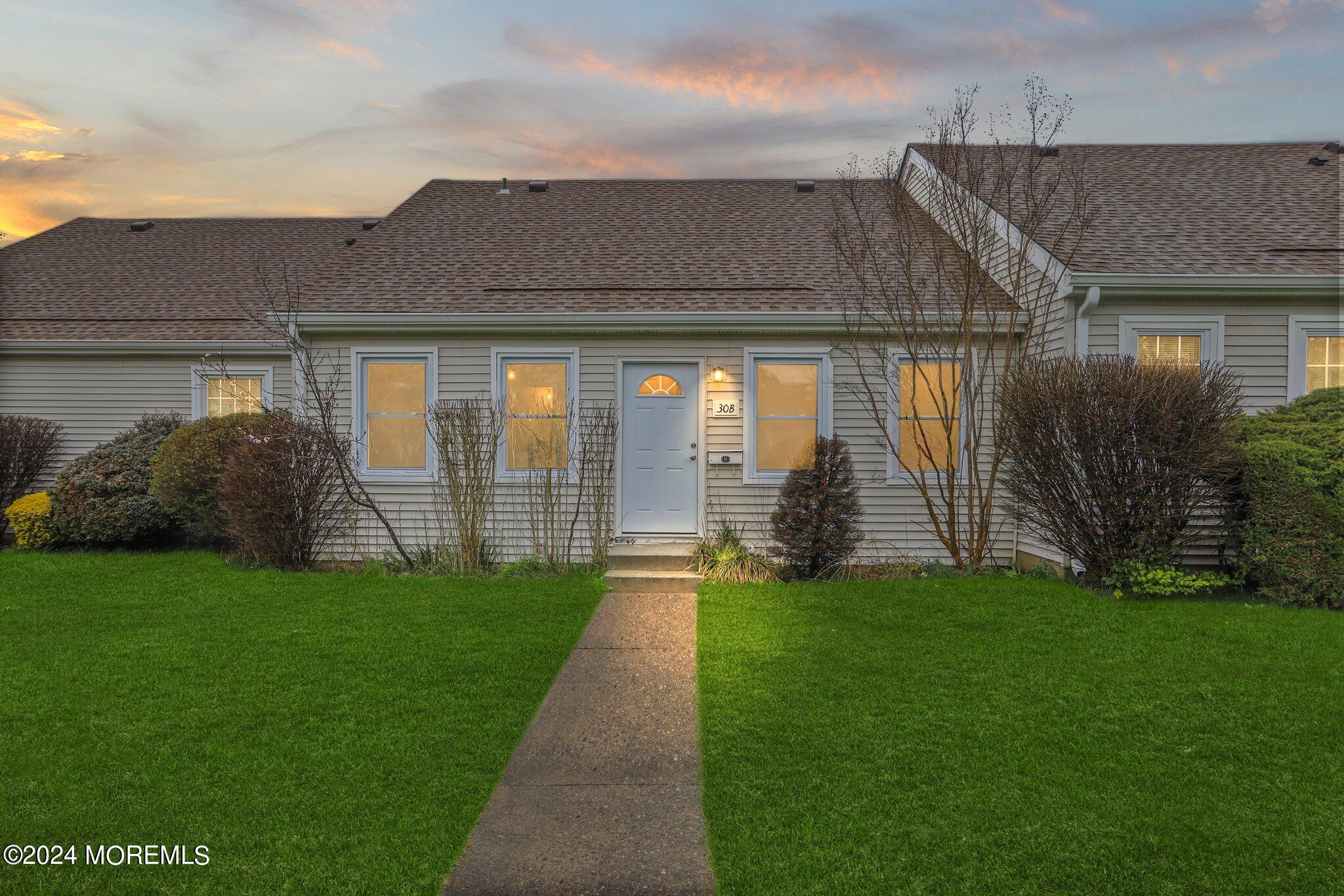 View Freehold, NJ 07728 condo