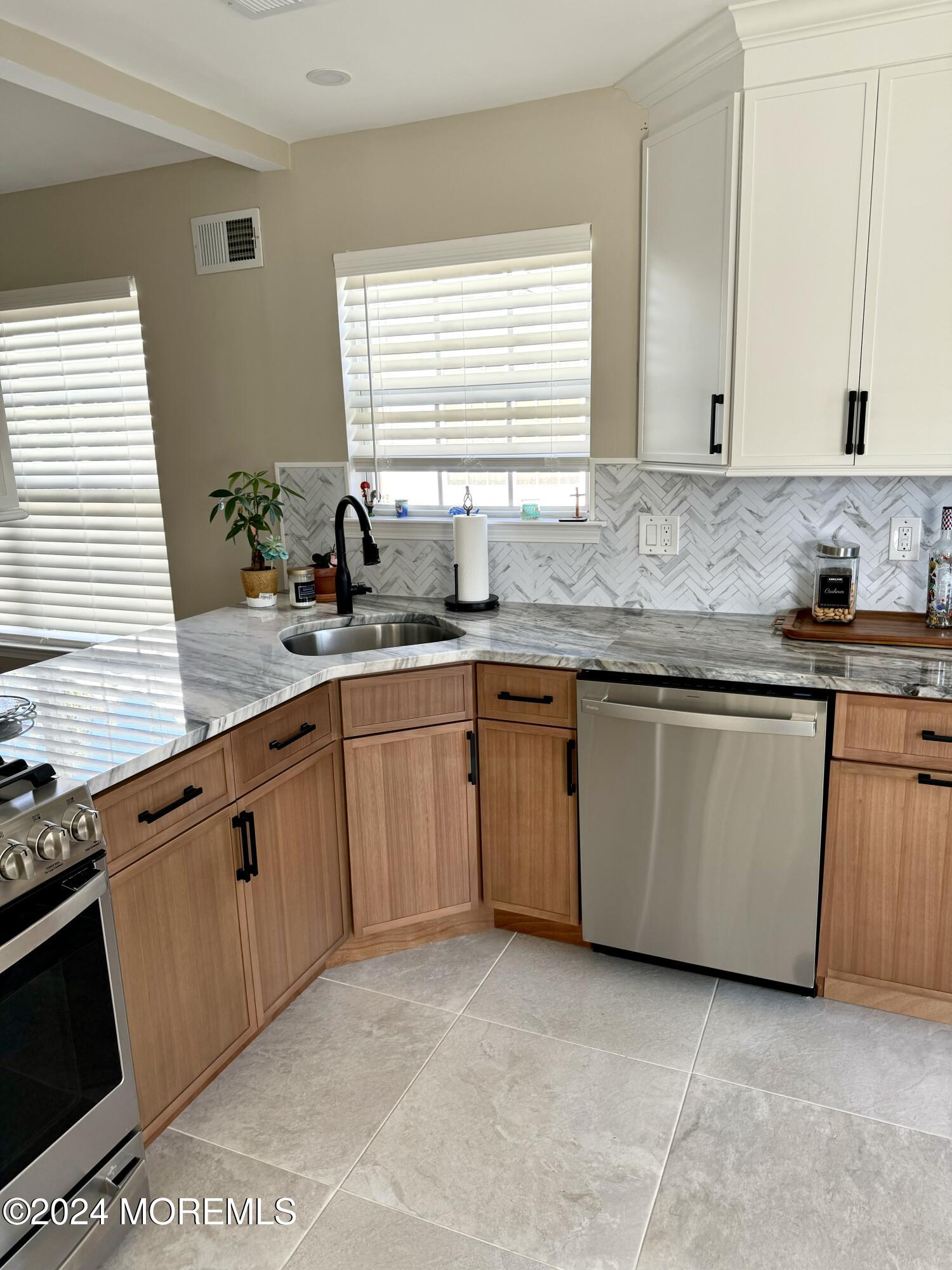 2560 Haverhill Court, Toms River, New Jersey image 4