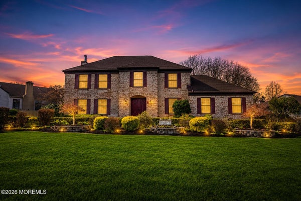 97 WINDSOR DR, EATONTOWN, NJ 07724 - Image ad642663e2d0417817c433b409a11e7e/1391663993