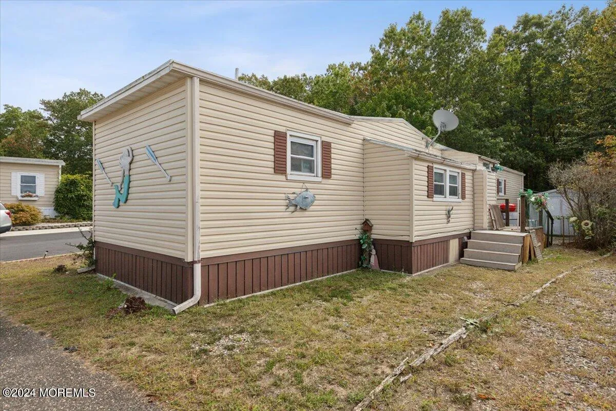 Toms River, New Jersey 08755, United States, 2 Bedrooms Bedrooms, ,2 BathroomsBathrooms,Residential,Pending,40991