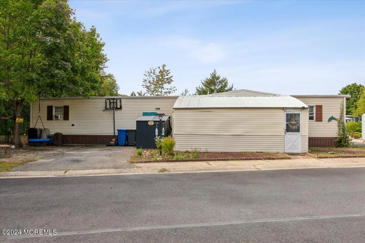 Toms River, New Jersey 08755, United States, 2 Bedrooms Bedrooms, ,2 BathroomsBathrooms,Residential,Pending,40991