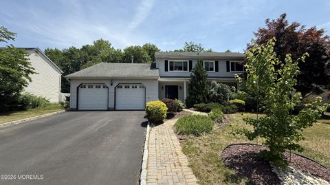 Homes For Sale - 18 Erin Lane<br/> Old Bridge, NJ 08857