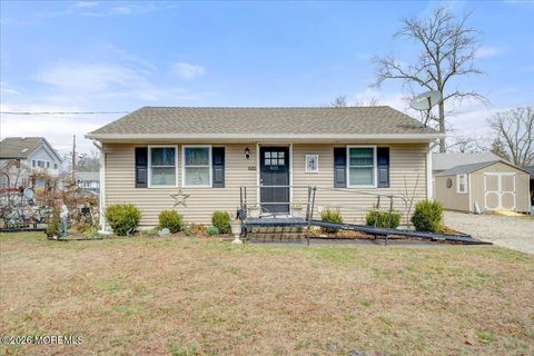 Homes For Sale - 601 E Arverne Avenue<br/> Ocean Gate, NJ 08740