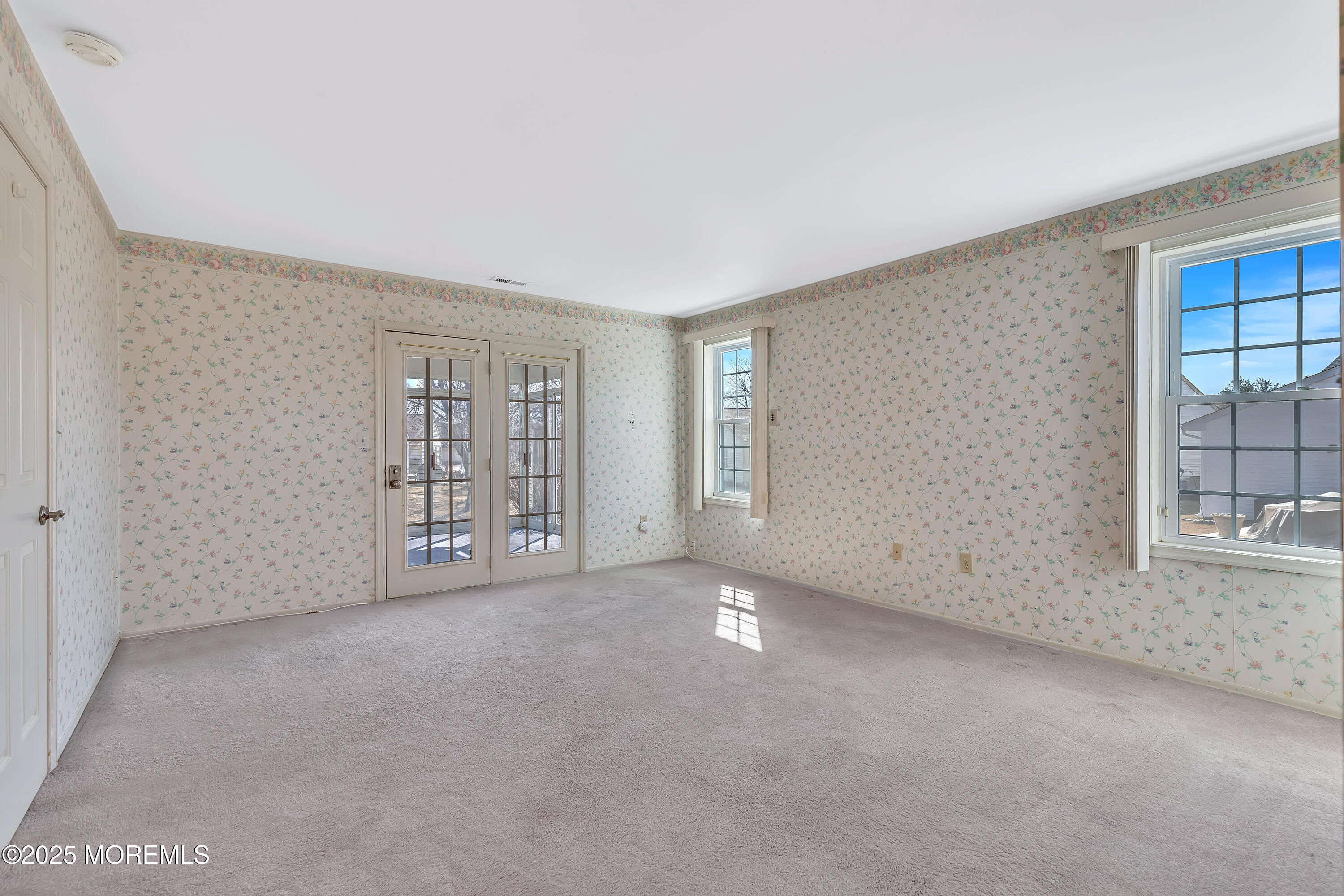 14 Windmill Court, Columbus, New Jersey image 17