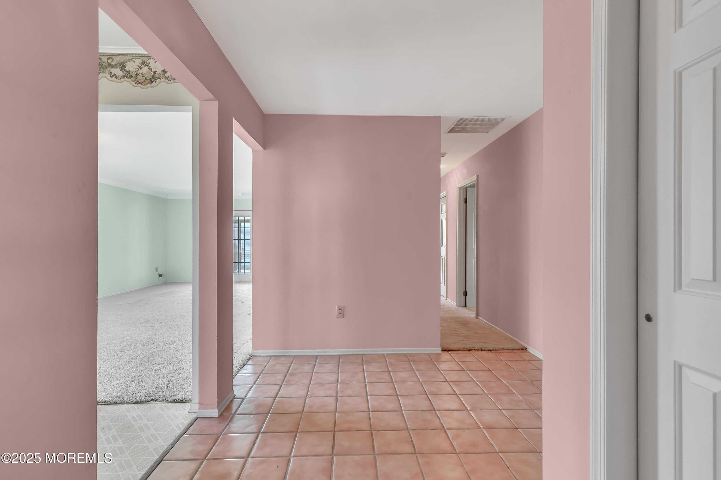 14 Windmill Court, Columbus, New Jersey image 5