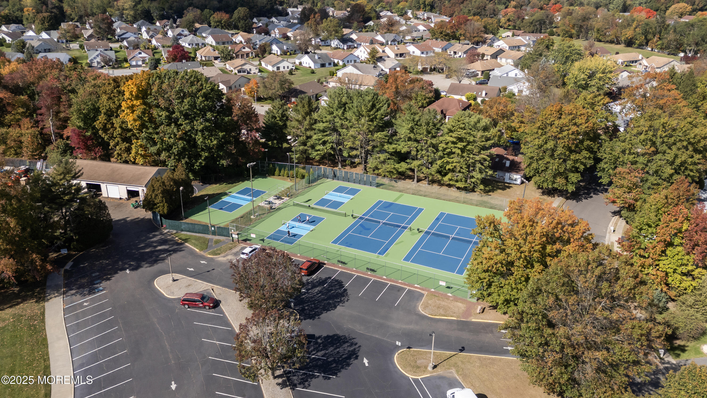 49 Lakeview Drive, Marlboro, New Jersey image 27