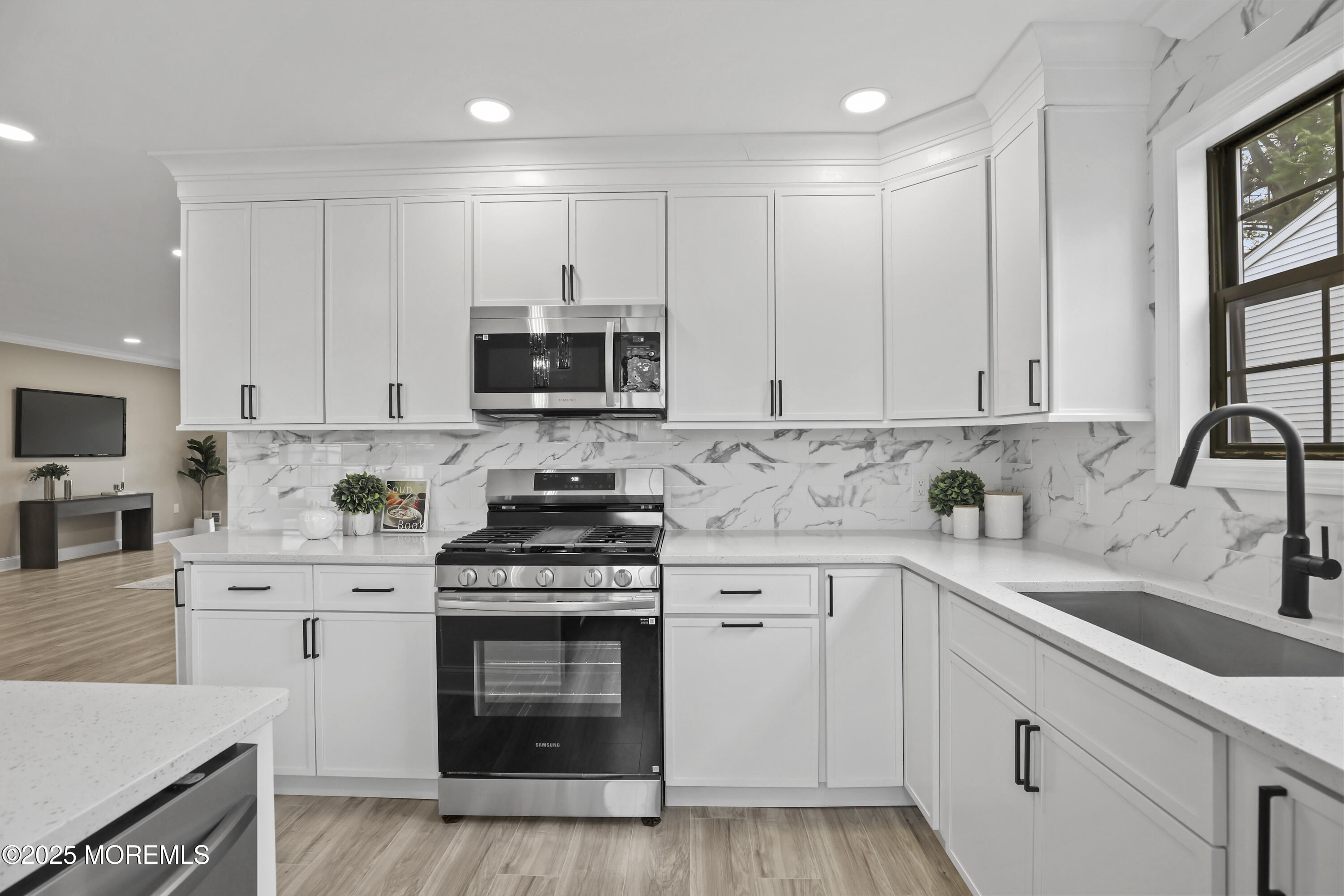 49 Lakeview Drive, Marlboro, New Jersey image 12