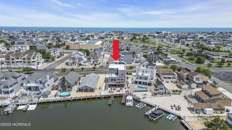 Photo of 1639 Bay Boulevard, Ortley Beach, NJ 08751 (MLS # 22600638)