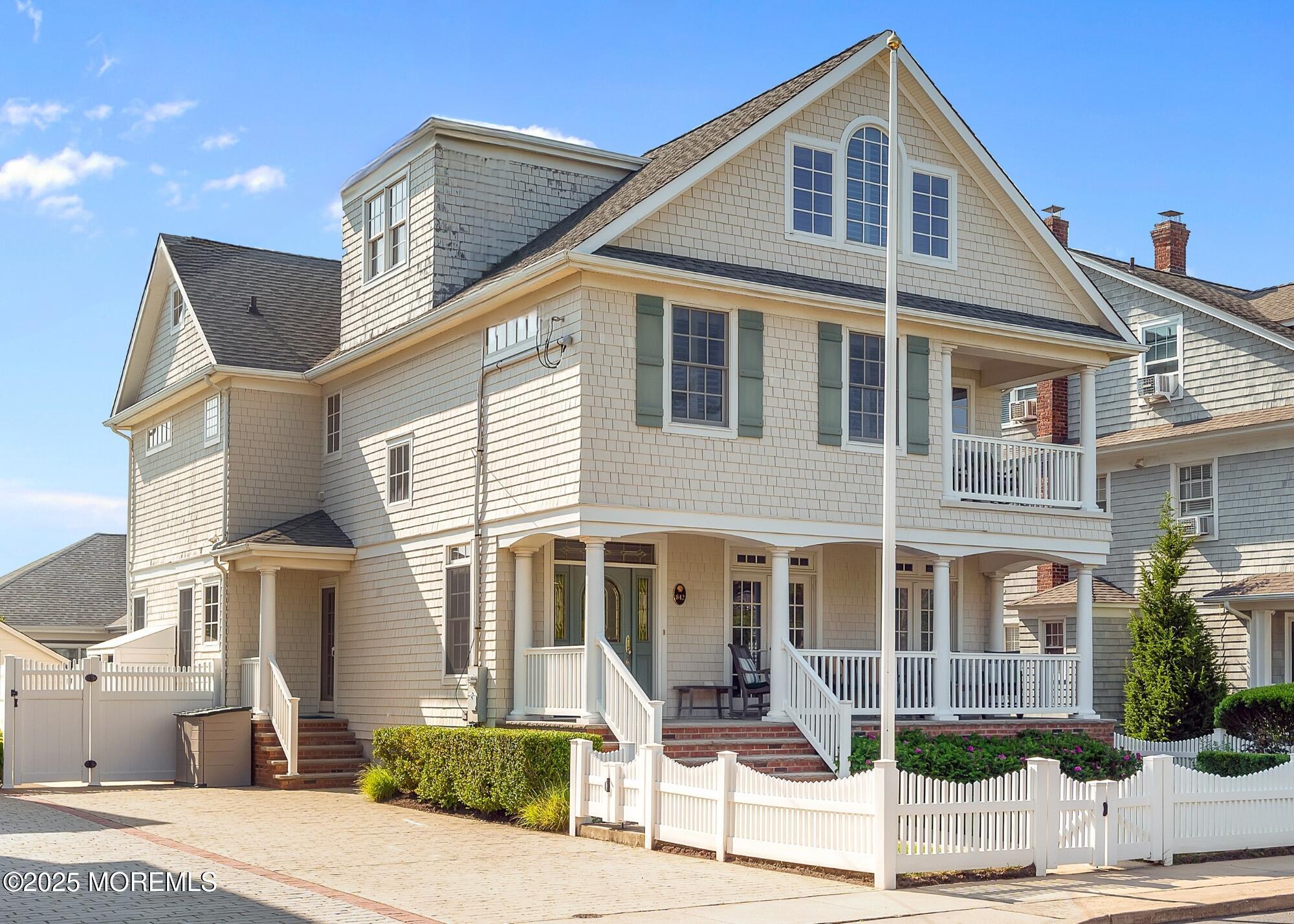 842 East Avenue