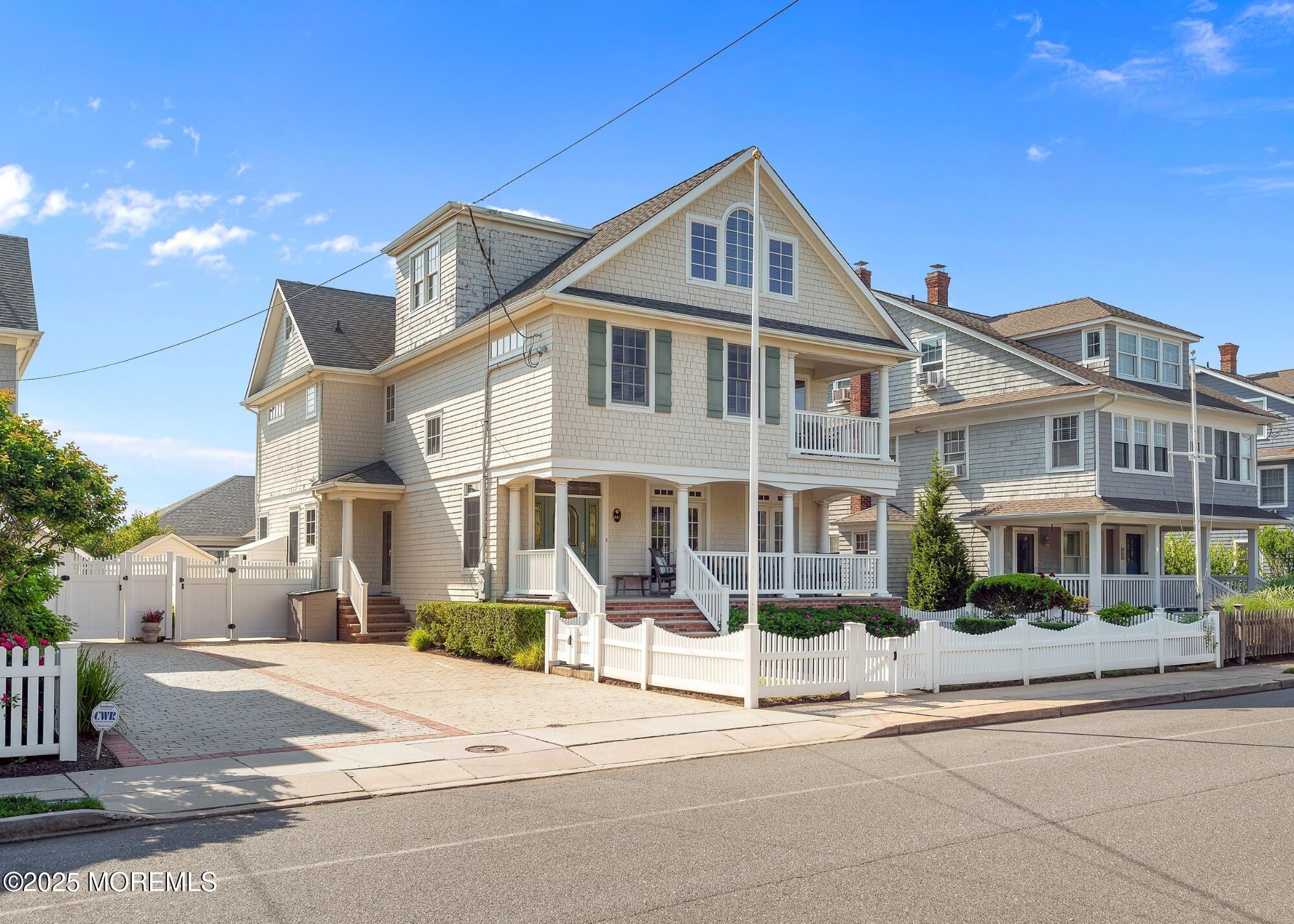 842 East Avenue