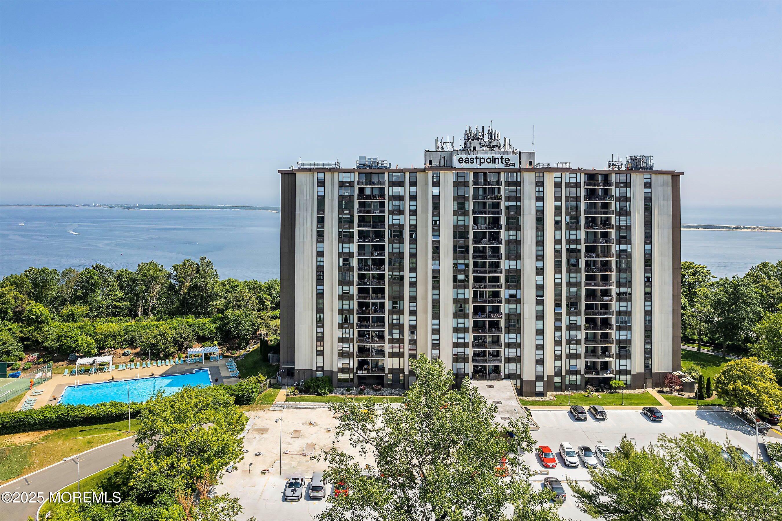 1 Scenic Drive 207
