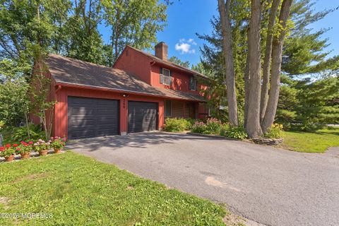 Homes For Sale - 266 Union Hill Road<br/> Manalapan, NJ 07726