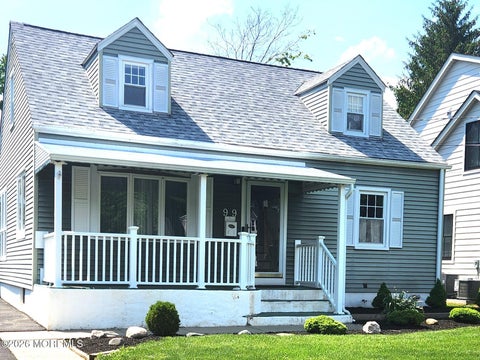 Homes For Sale - 99 Alameda Court<br/> Shrewsbury Boro, NJ 07702
