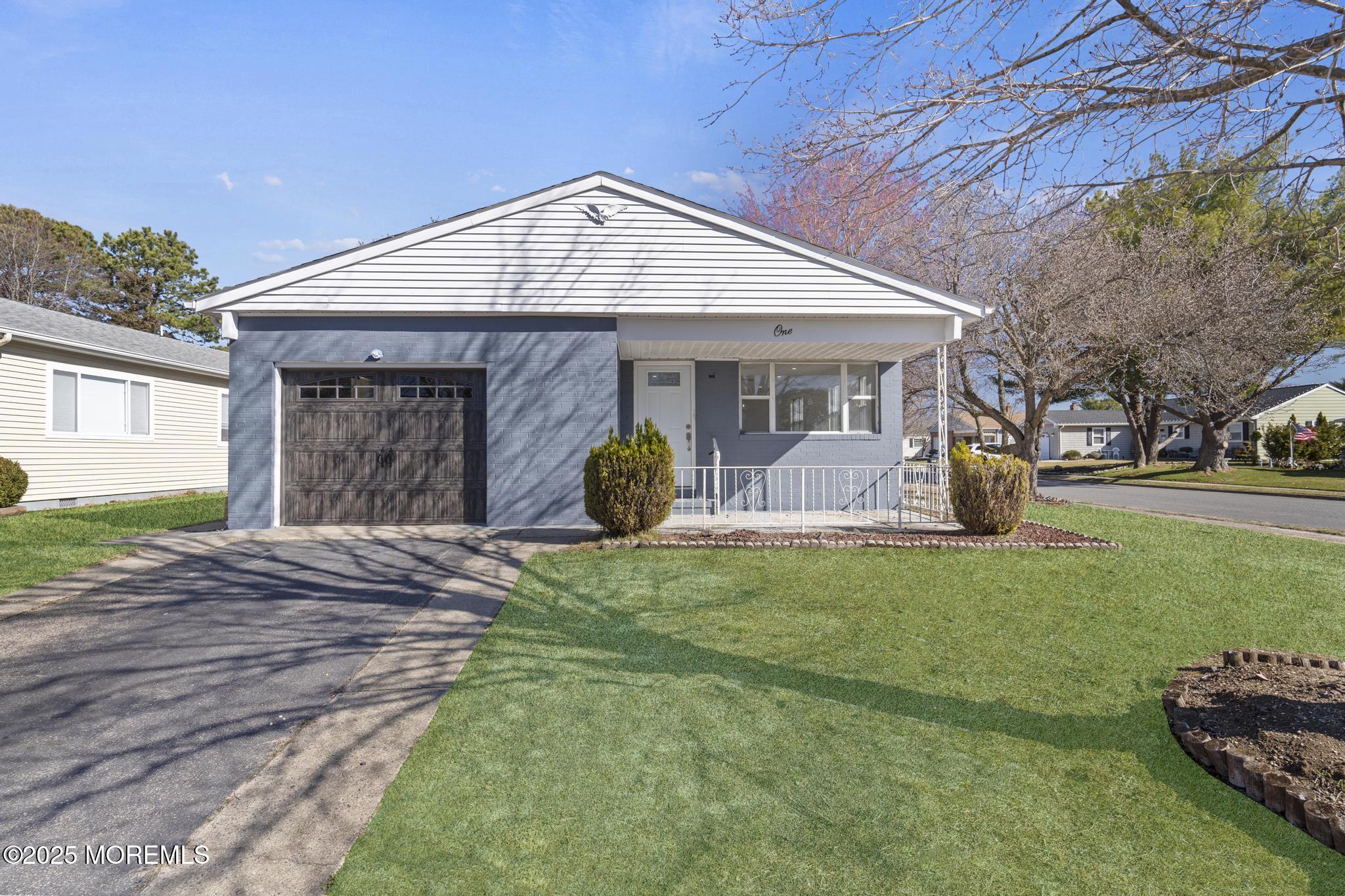 1 Redlands Court, Toms River, New Jersey image 1