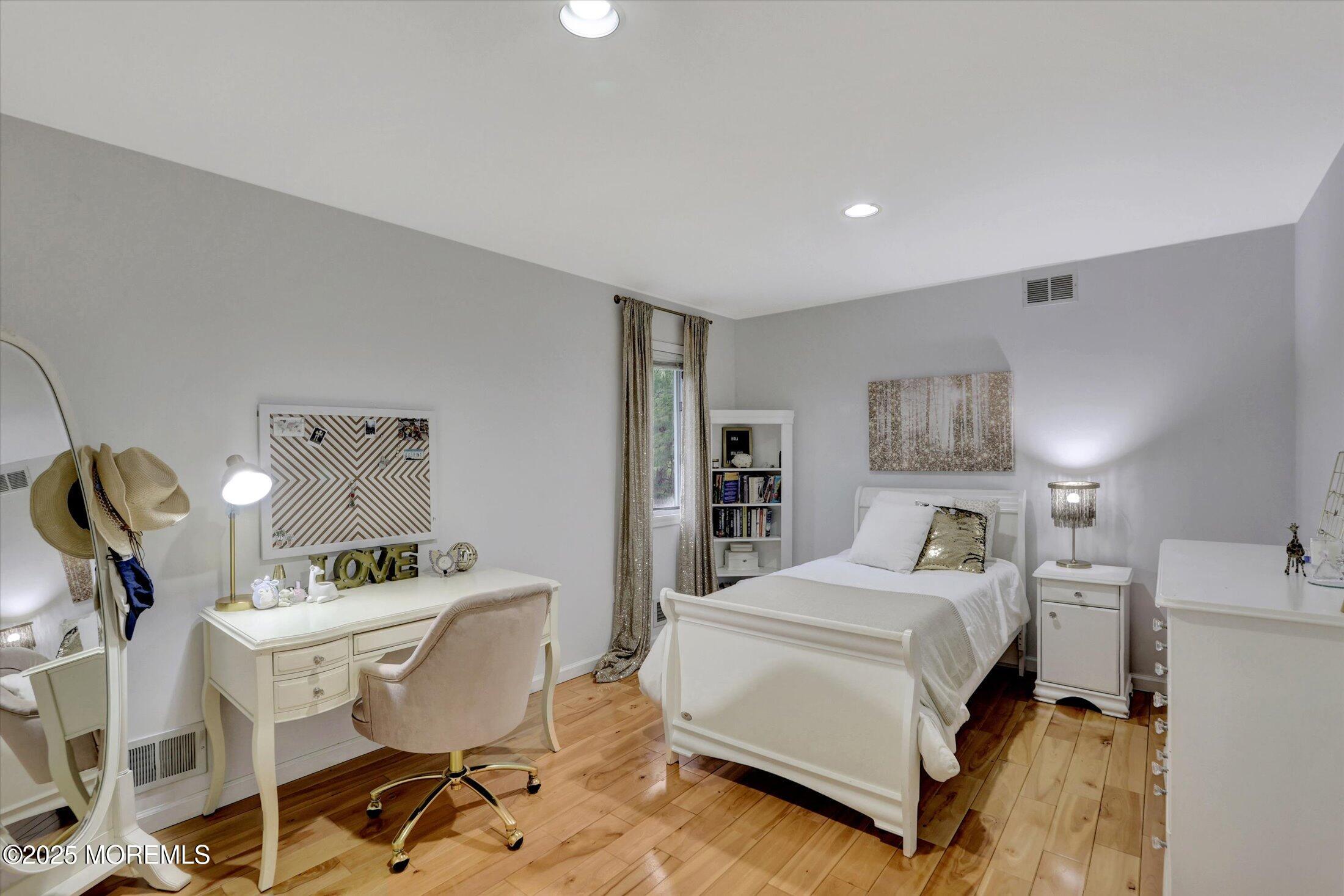 231 Nottingham Road, Morganville, New Jersey image 32