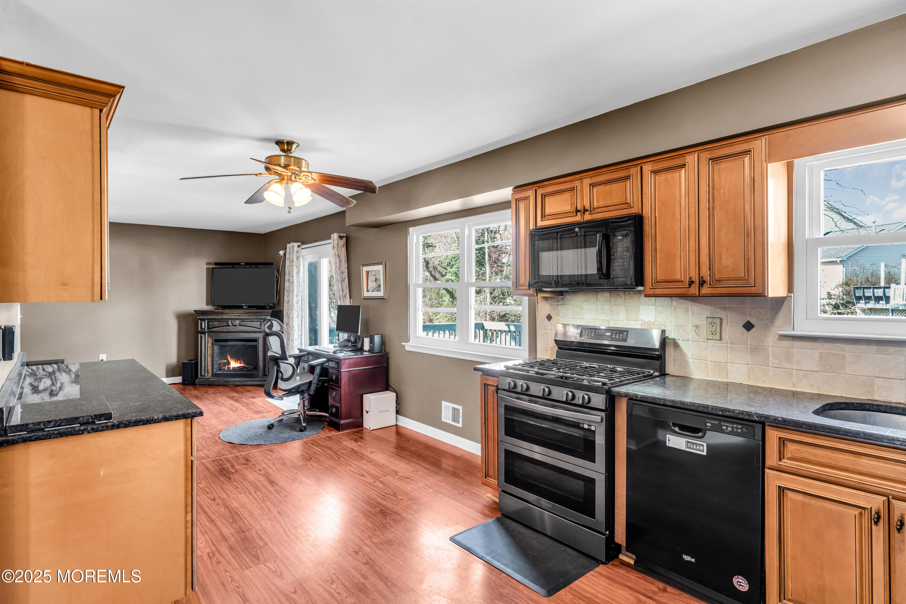 16 Higgins Court, Howell, New Jersey image 9